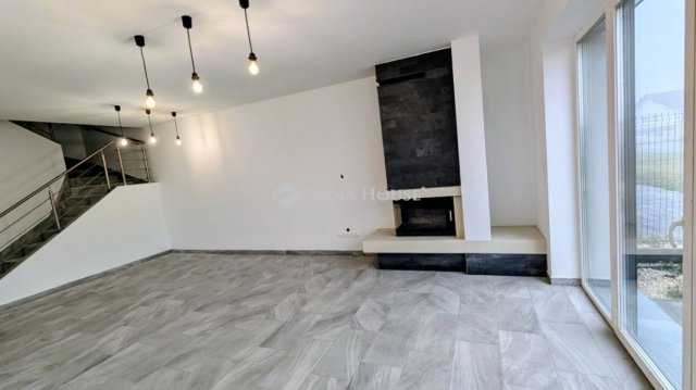 Eladó ikerház, Siófokon 134.99 M Ft, 4 szobás