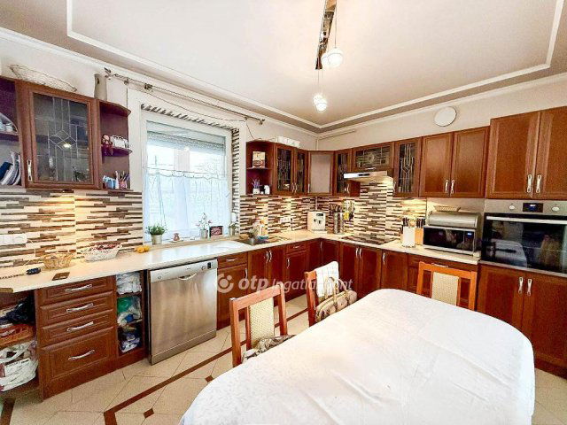 Eladó családi ház, Dunavarsányban 147.9 M Ft, 4 szobás