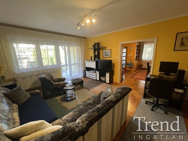 Eladó ikerház, Dunaújvárosban 89.9 M Ft, 4 szobás