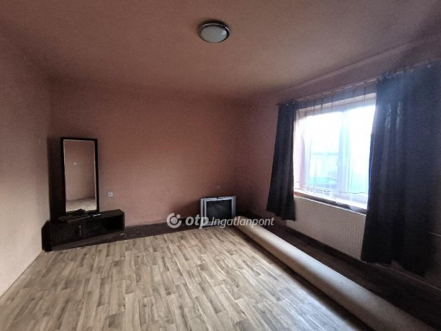 Eladó családi ház, Kazáron 14.9 M Ft, 3 szobás
