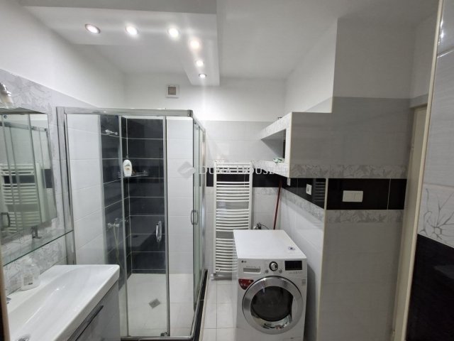 Eladó téglalakás, Szegeden 64 M Ft, 3 szobás