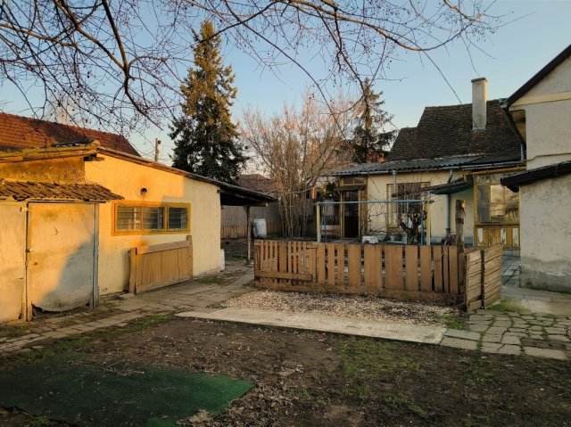 Eladó családi ház, Debrecenben 85 M Ft, 4 szobás