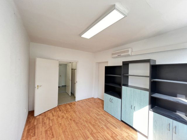 Kiadó iroda, Kaposváron, Raktár utcában 63 E Ft / hó, 1 szobás