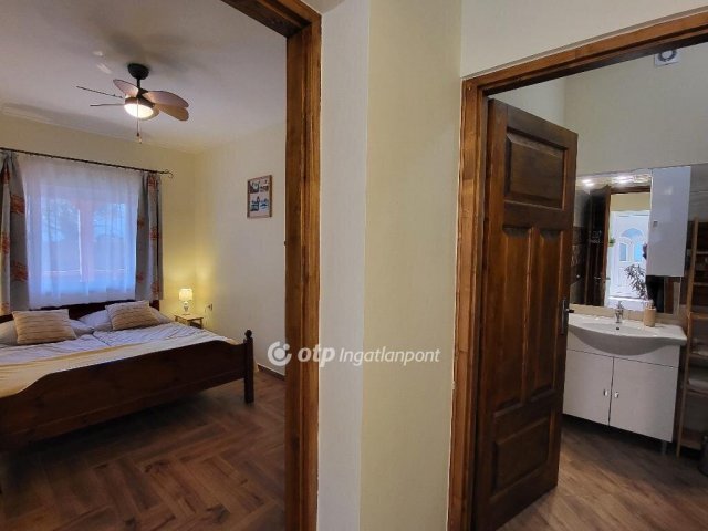 Eladó ikerház, Zamárdiban 217 M Ft, 7+1 szobás