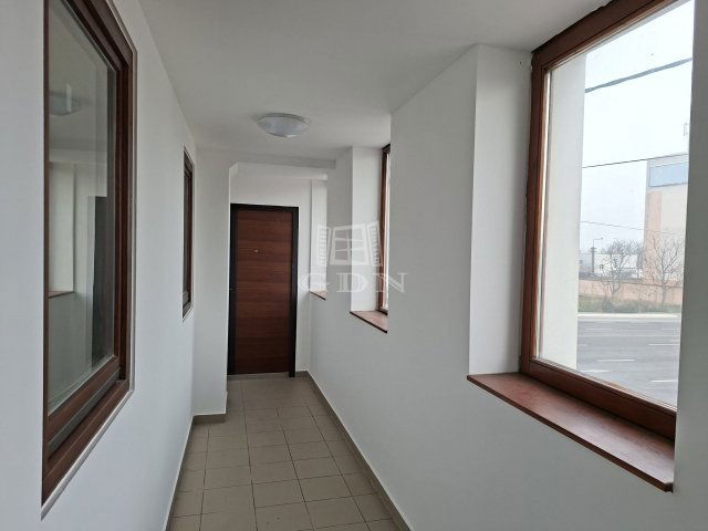 Kiadó ipari ingatlan, Kecskeméten 3000 E Ft / hó