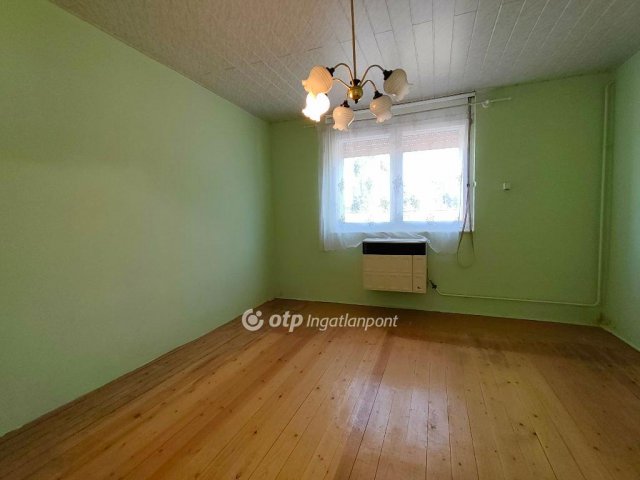 Eladó családi ház, Faddon 32 M Ft, 2+1 szobás