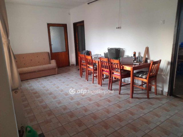 Eladó családi ház, Szigetváron 65 M Ft, 3 szobás