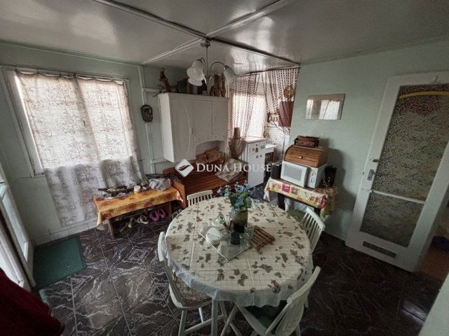 Eladó családi ház, Erdőkertesen 44.9 M Ft, 1+2 szobás