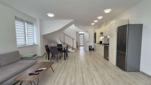 Kiadó ikerház, albérlet, Debrecenben 799 E Ft / hó, 5 szobás