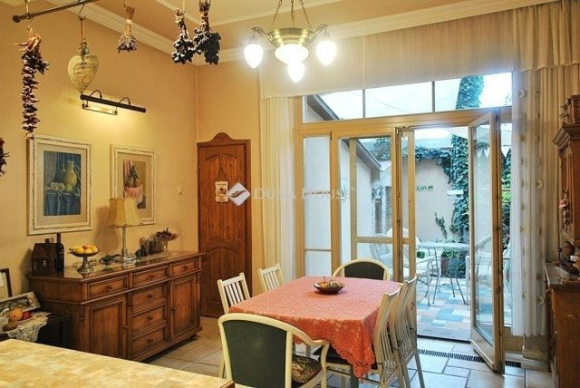 Eladó családi ház, Kecskeméten 188 M Ft, 7 szobás