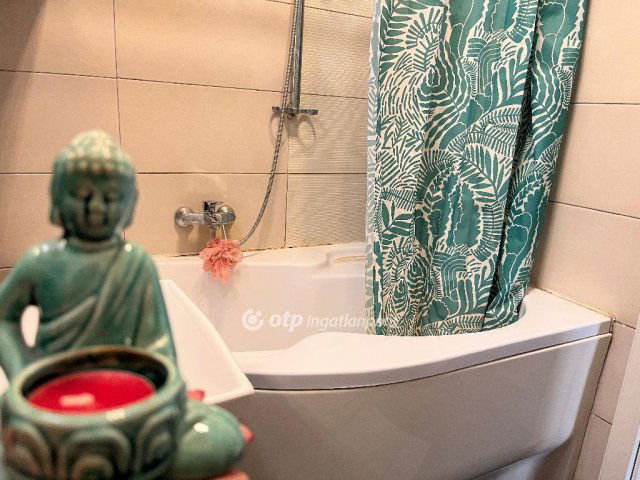 Eladó téglalakás, Budapesten, V. kerületben 106.5 M Ft, 2 szobás