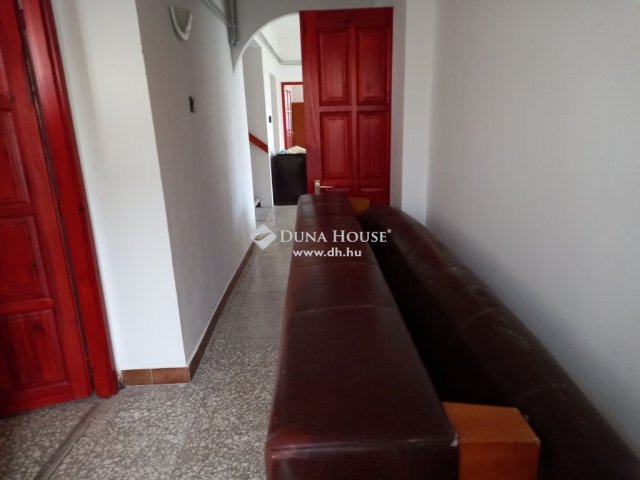 Eladó hotel, Dunaharasztin 199.9 M Ft, 20 szobás