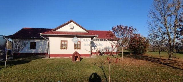 Eladó családi ház, Cegléden 85 M Ft, 3 szobás