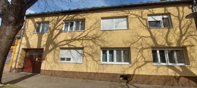 Eladó téglalakás, Dombóváron 33.5 M Ft, 3 szobás