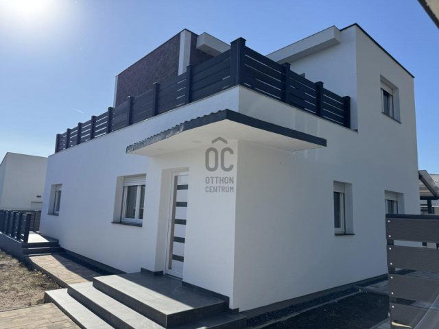 Eladó családi ház, Siófokon 135 M Ft, 5 szobás