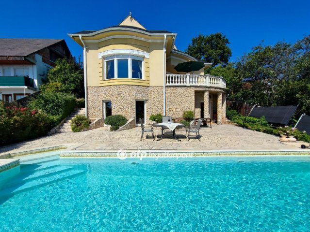 Eladó családi ház, Balatonalmádiban 375 M Ft, 7+2 szobás