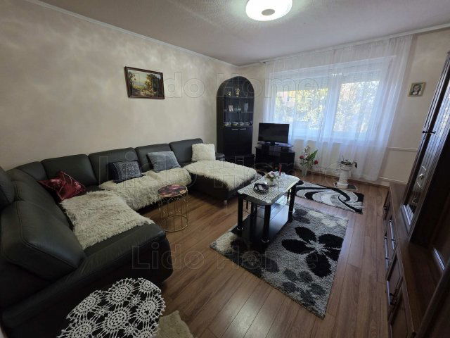 Eladó panellakás, Hévízen 69.9 M Ft, 1+2 szobás