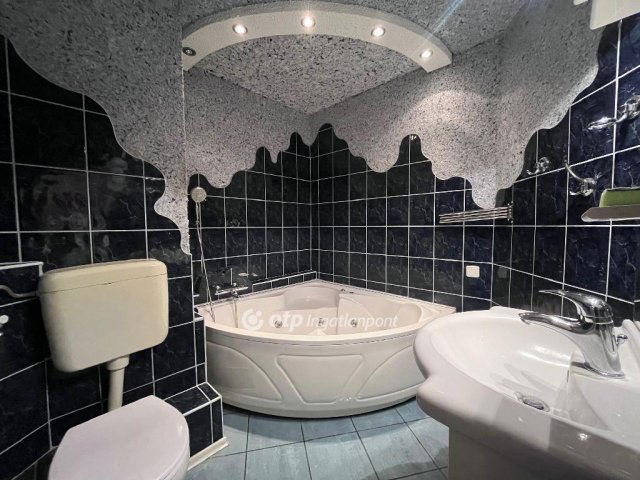 Eladó panellakás, Szegeden 55 M Ft, 2 szobás