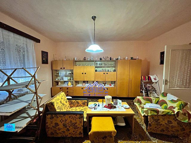 Eladó családi ház, Békésen 13.9 M Ft, 2 szobás