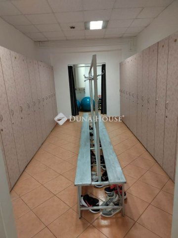 Eladó üzlethelyiség, Szegeden, Szilágyi utcában 150 M Ft