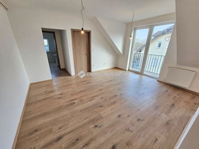 Eladó téglalakás, Üllőn 53 M Ft, 2 szobás