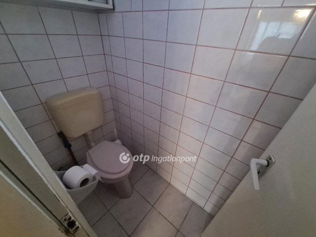 Eladó családi ház, Sárándon 59.9 M Ft, 4 szobás