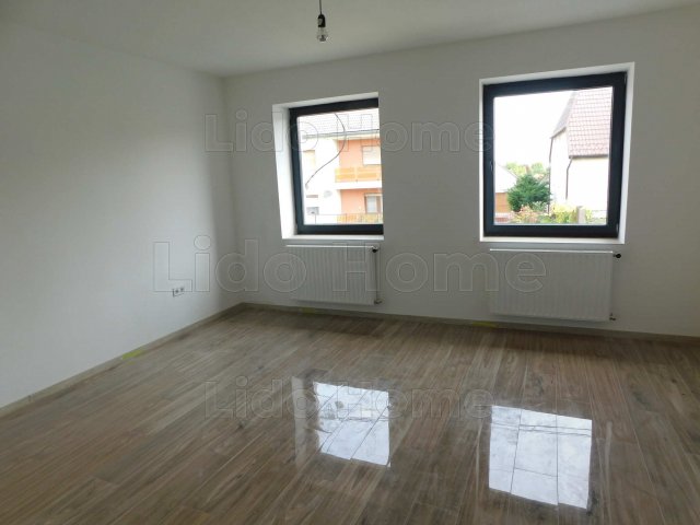 Eladó családi ház, Győrújbaráton 95.5 M Ft, 4 szobás