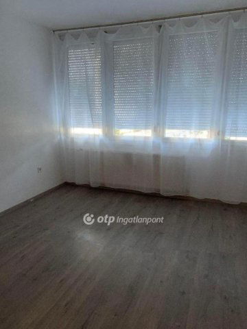 Eladó panellakás, Nyíregyházán 46 M Ft, 2+1 szobás