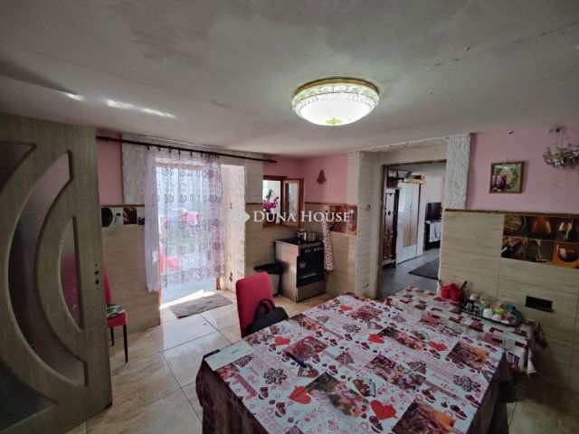 Eladó családi ház, Vácrátóton 33.5 M Ft, 3 szobás