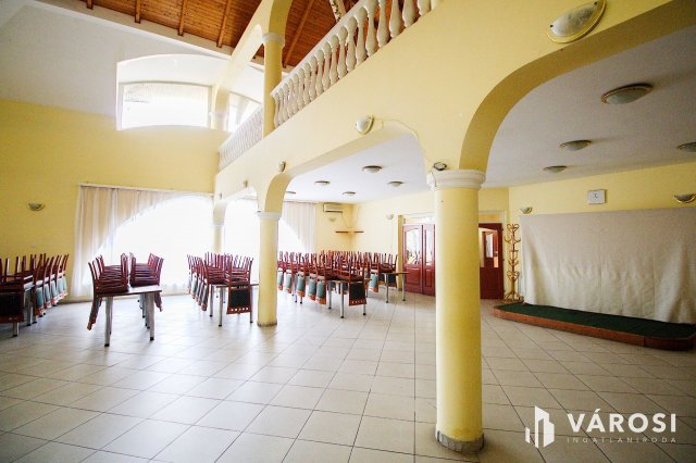 Eladó hotel, Szeghalmon 330 M Ft, 30 szobás / költözzbe.hu