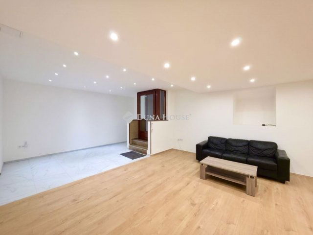 Eladó üzlethelyiség, Budapesten, VII. kerületben 52.9 M Ft