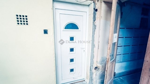 Eladó téglalakás, Budapesten, X. kerületben 28 M Ft, 1 szobás