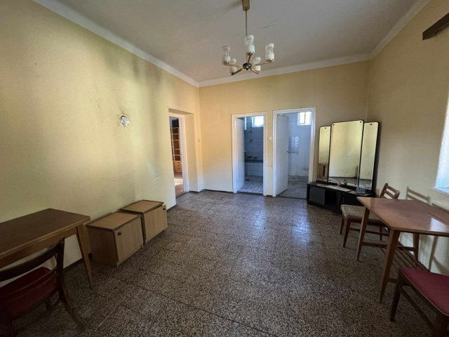 Eladó családi ház, Nagylócon 28 M Ft, 2 szobás