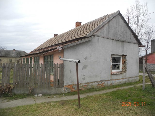 Eladó családi ház, Fegyverneken 4.263 M Ft, 2 szobás