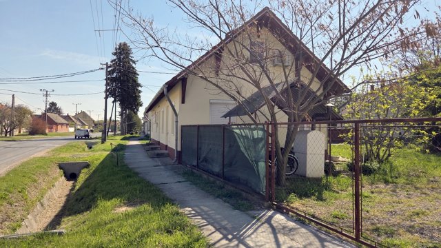 Eladó családi ház, Dávodon 49.9 M Ft, 4 szobás