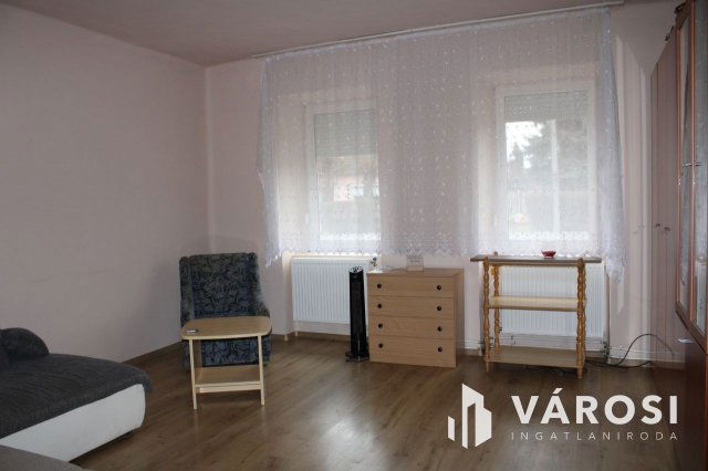Eladó családi ház, Enyingen 29.1 M Ft, 2 szobás