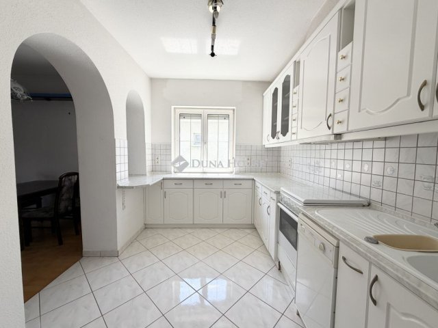 Kiadó családi ház, albérlet, Sopronban 650 E Ft / hó, 6 szobás