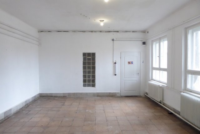 Kiadó ipari ingatlan, Pécsett, Szentlőrinci úton 29 E Ft / hó