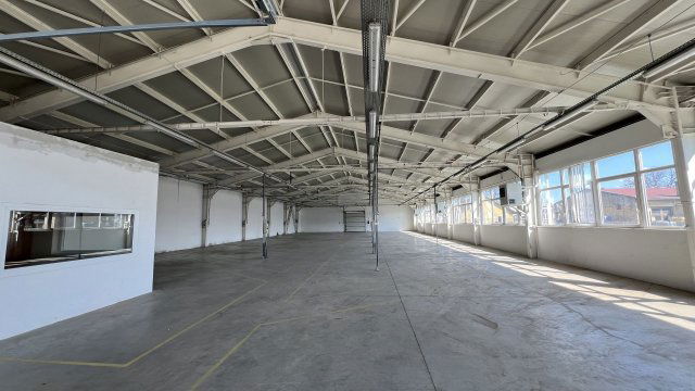 Kiadó ipari ingatlan, Debrecenben 676 E Ft / hó