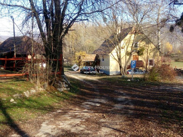 Eladó családi ház, Tatabányán 140 M Ft, 5 szobás