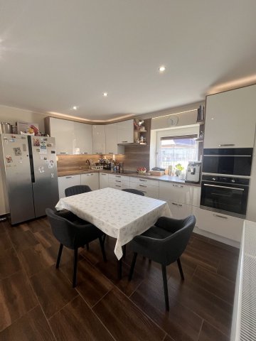 Eladó családi ház, Péren 99.9 M Ft, 3 szobás