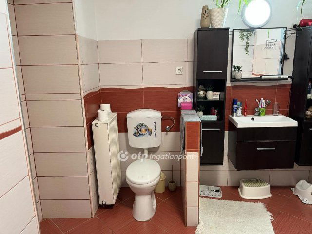 Eladó családi ház, Jászberényben 59 M Ft, 4+1 szobás