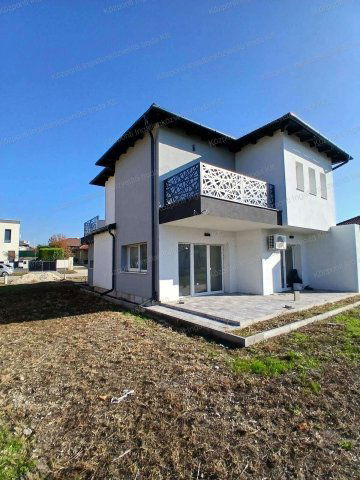 Eladó családi ház, Siófokon 179.9 M Ft, 5 szobás