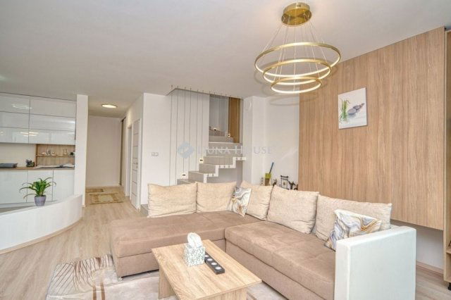 Eladó ikerház, Solymáron 223 M Ft, 4 szobás