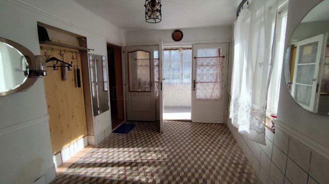 Eladó családi ház, Zalán 19 M Ft, 9 szobás