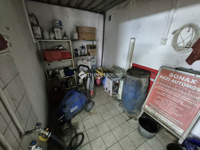 Eladó ipari ingatlan, Tatabányán, Győri úton 7.5 M Ft