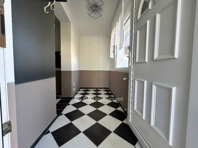 Eladó telek, Siófokon 63 M Ft, 3+1 szobás / költözzbe.hu