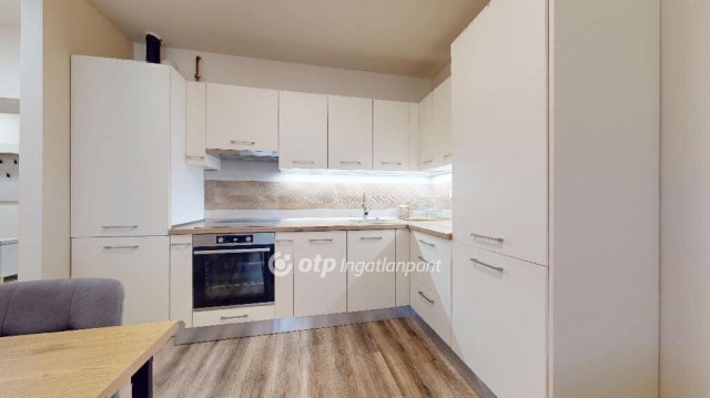 Eladó téglalakás, Miskolcon 39.9 M Ft, 2+1 szobás