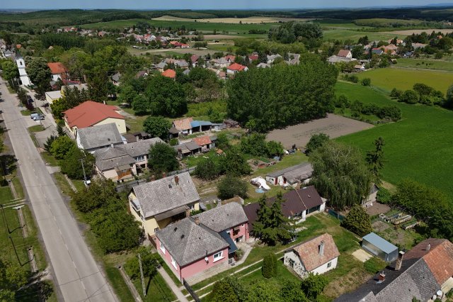 Eladó családi ház, Ácsteszéren 48 M Ft, 3 szobás