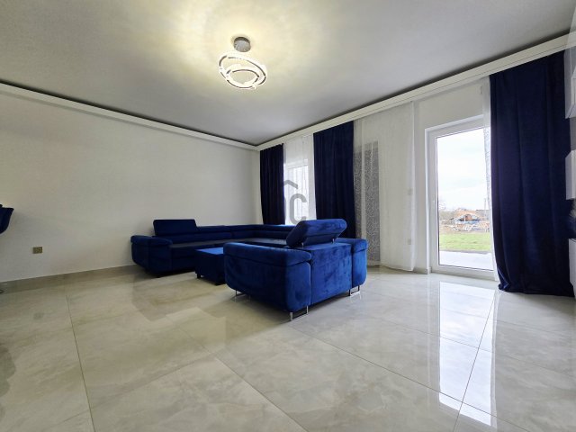 Eladó ikerház, Balatonszabadiban 109 M Ft, 4 szobás